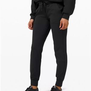 BNWT Lululemon Ready to Rulu jogger. Black size 4.